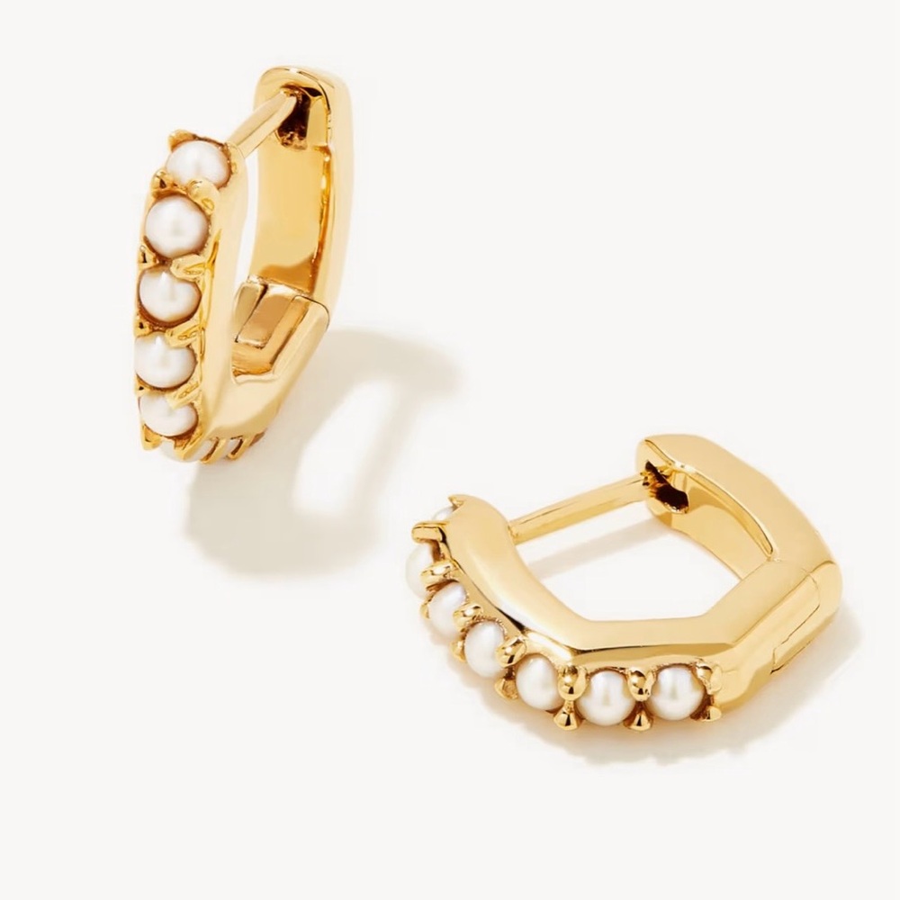 Kendra Scott 18K Gold Vermeil Pearl Huggie Earrings - Picture 5 of 6